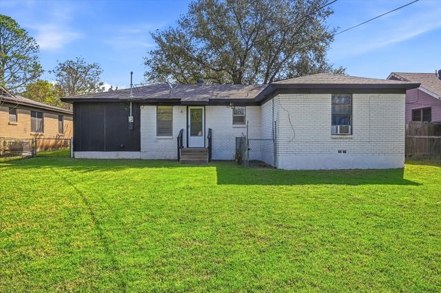 445 Michael Boulevard, Hurst, TX 76053