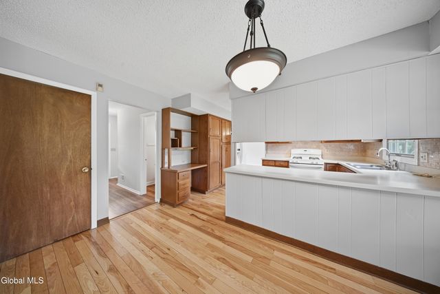 60 Aspen Circle, Albany, NY 12208