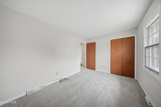 60 Aspen Circle, Albany, NY 12208