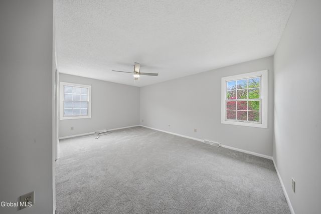 60 Aspen Circle, Albany, NY 12208