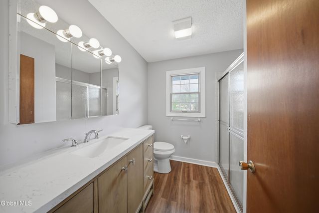 60 Aspen Circle, Albany, NY 12208