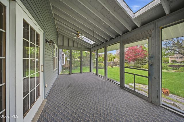 60 Aspen Circle, Albany, NY 12208