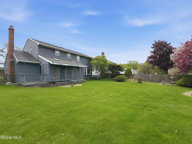 60 Aspen Circle, Albany, NY 12208