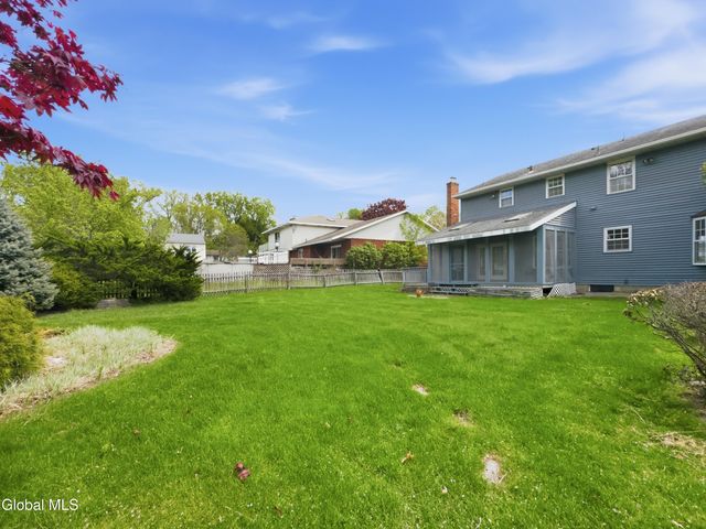 60 Aspen Circle, Albany, NY 12208