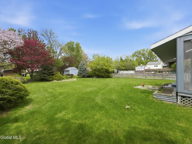 60 Aspen Circle, Albany, NY 12208