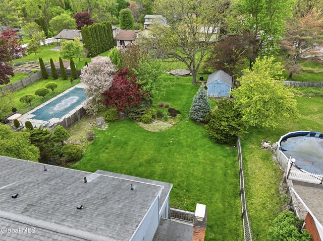 60 Aspen Circle, Albany, NY 12208