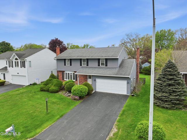 60 Aspen Circle, Albany, NY 12208
