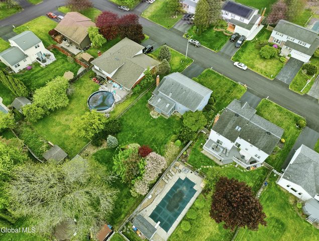 60 Aspen Circle, Albany, NY 12208