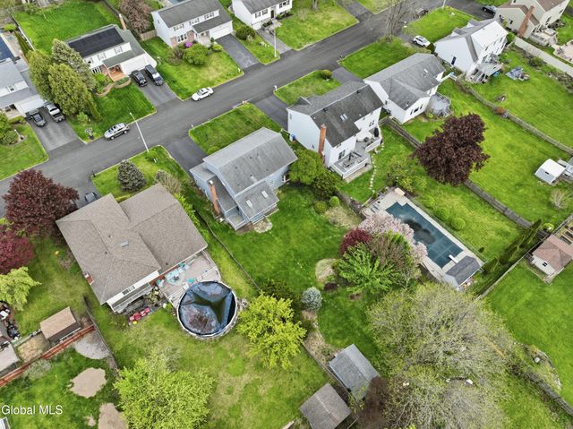 60 Aspen Circle, Albany, NY 12208
