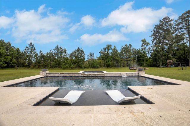 40498 Community Rd Road, Magnolia, TX 77354