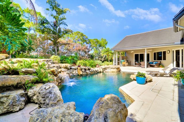 18512 SE Old Trail Drive E, Jupiter, FL 33478