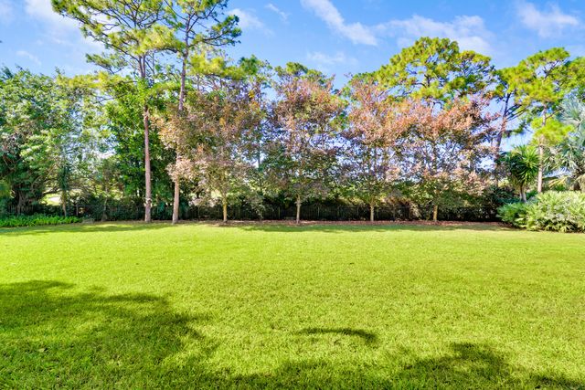 18512 SE Old Trail Drive E, Jupiter, FL 33478