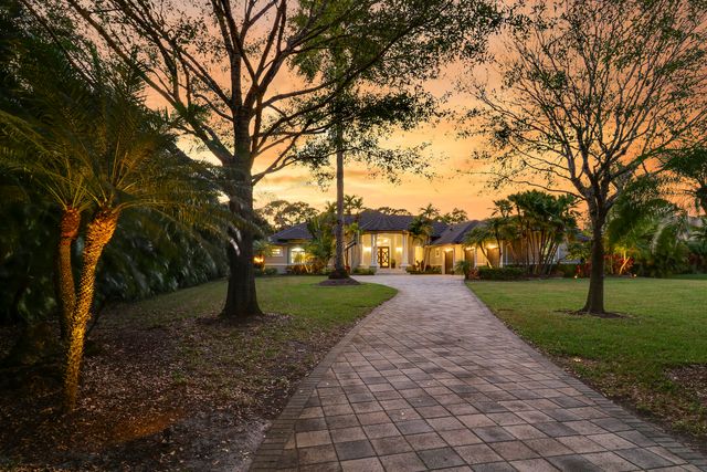 18512 SE Old Trail Drive E, Jupiter, FL 33478