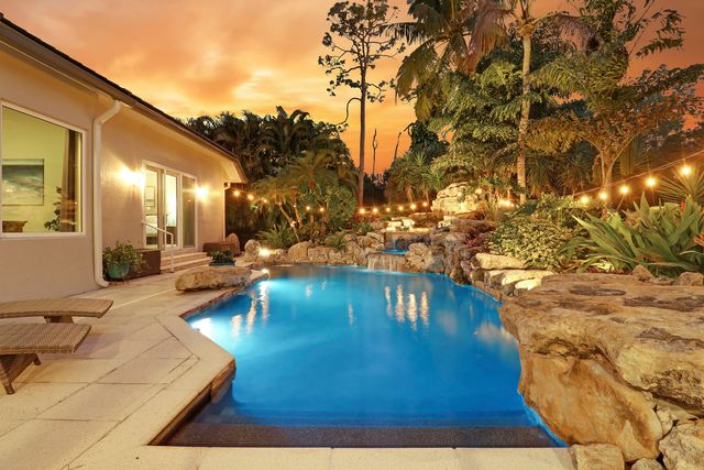 18512 SE Old Trail Drive E, Jupiter, FL 33478