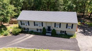 8 Raccoon Lane, Forestdale, MA 02644