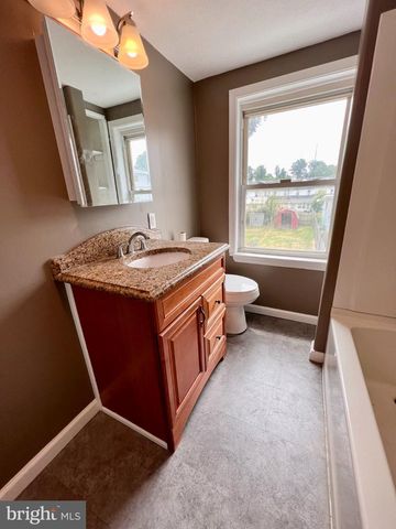 16 3RD ST, Brookhaven, PA 19015