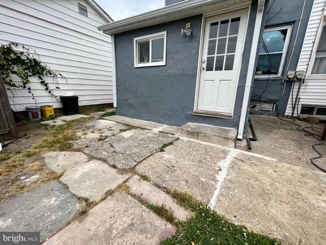 16 3RD ST, Brookhaven, PA 19015