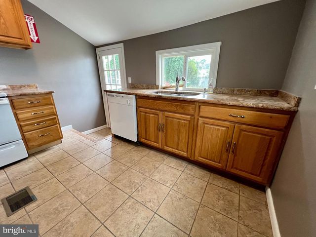 16 3RD ST, Brookhaven, PA 19015
