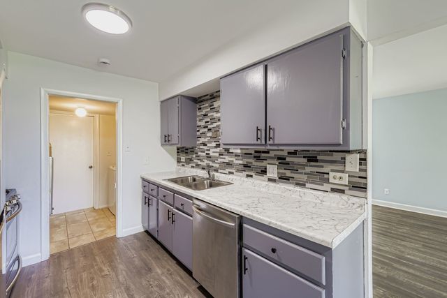 7526 Bristol Lane 2, Hanover Park, IL 60133