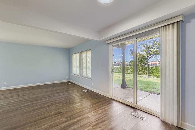 7526 Bristol Lane 2, Hanover Park, IL 60133