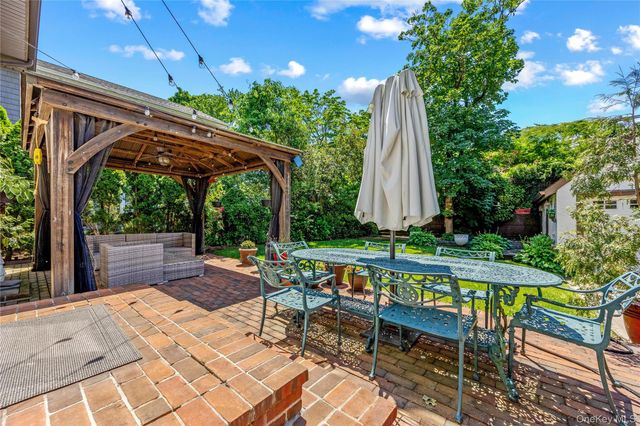 82 Superior Road, Floral Park, NY 11001