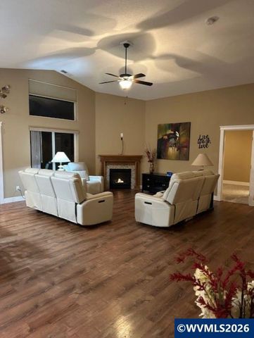 2072 Equestrian Lp S, Salem, OR 97302