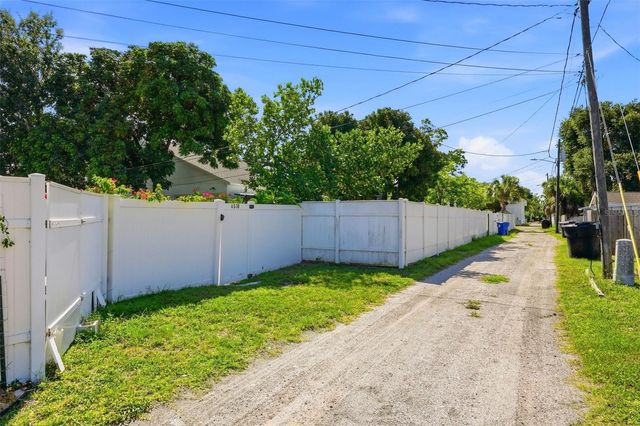 4570 HAINES ROAD N, St Petersburg, FL 33714