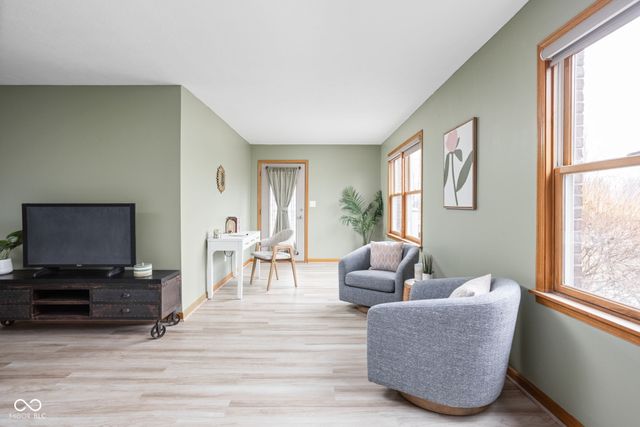 5695 N Red Oak Drive, Greenfield, IN 46140