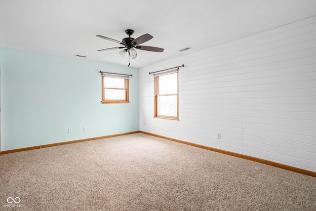 5695 N Red Oak Drive, Greenfield, IN 46140