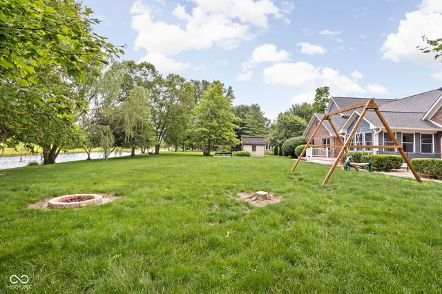 5695 N Red Oak Drive, Greenfield, IN 46140