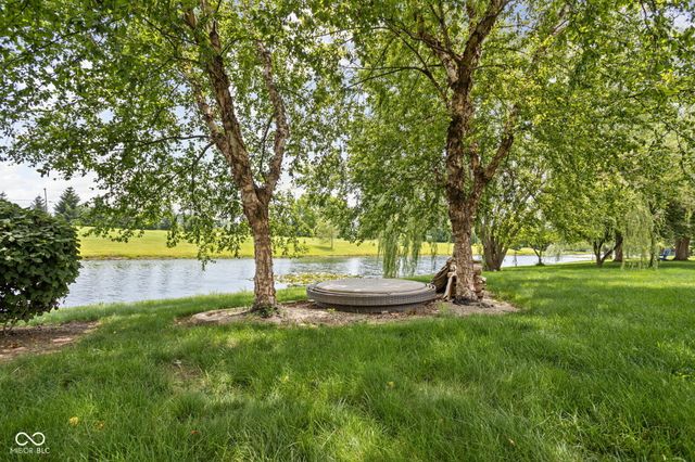 5695 N Red Oak Drive, Greenfield, IN 46140