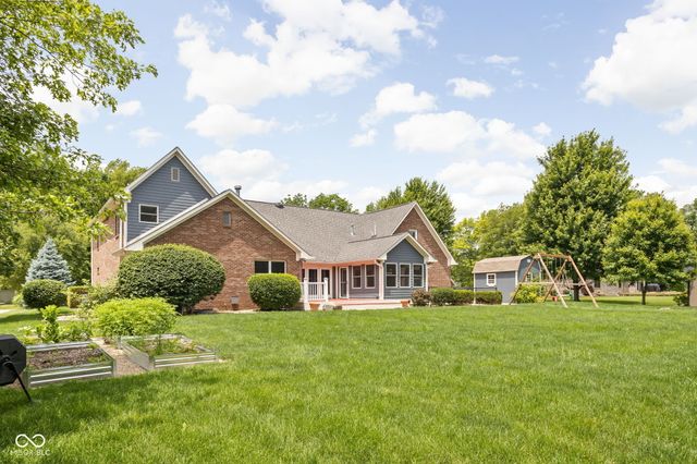 5695 N Red Oak Drive, Greenfield, IN 46140