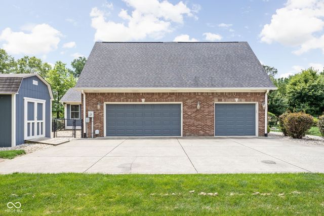 5695 N Red Oak Drive, Greenfield, IN 46140
