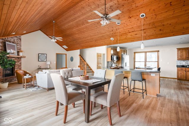 5695 N Red Oak Drive, Greenfield, IN 46140