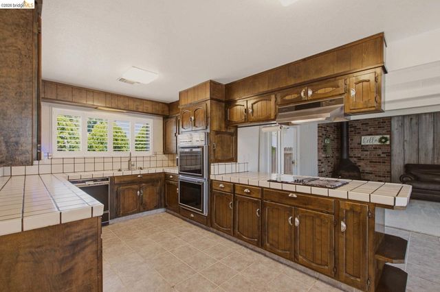 1421 Woodmont WAY, Stockton, CA 95209