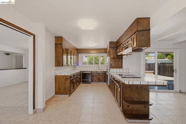 1421 Woodmont WAY, Stockton, CA 95209