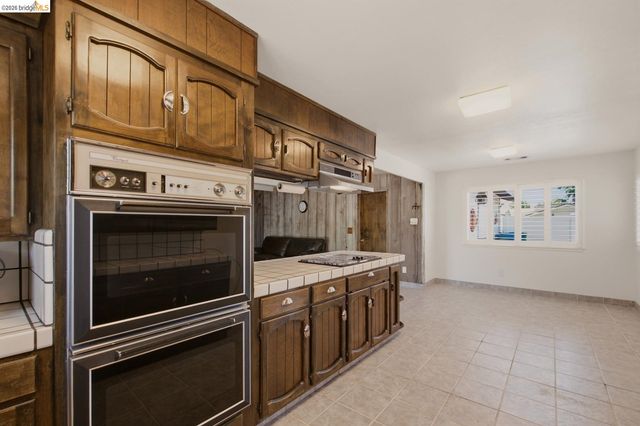 1421 Woodmont WAY, Stockton, CA 95209