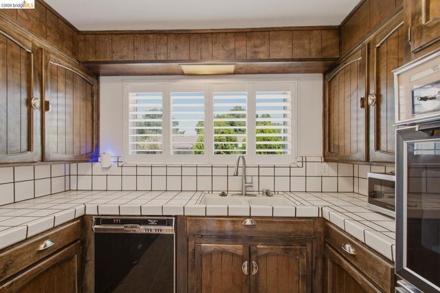 1421 Woodmont WAY, Stockton, CA 95209