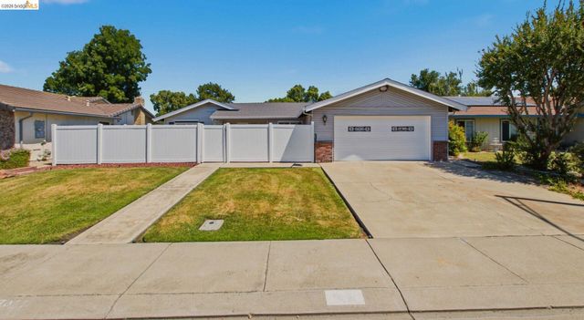 1421 Woodmont WAY, Stockton, CA 95209
