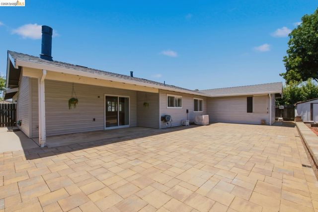 1421 Woodmont WAY, Stockton, CA 95209