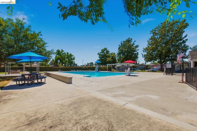 1421 Woodmont WAY, Stockton, CA 95209