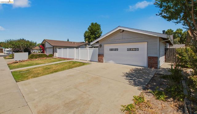 1421 Woodmont WAY, Stockton, CA 95209