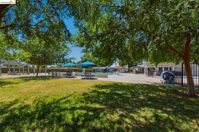 1421 Woodmont WAY, Stockton, CA 95209
