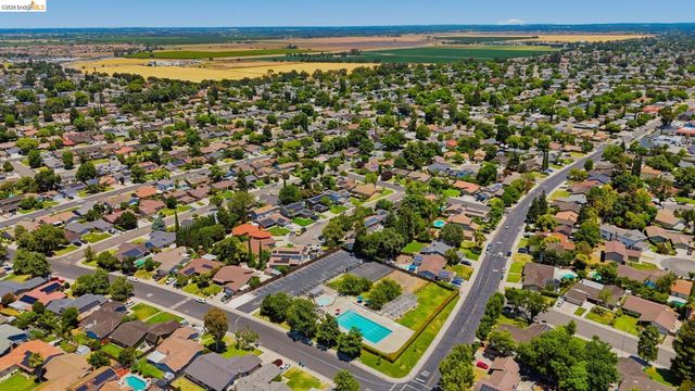 1421 Woodmont WAY, Stockton, CA 95209