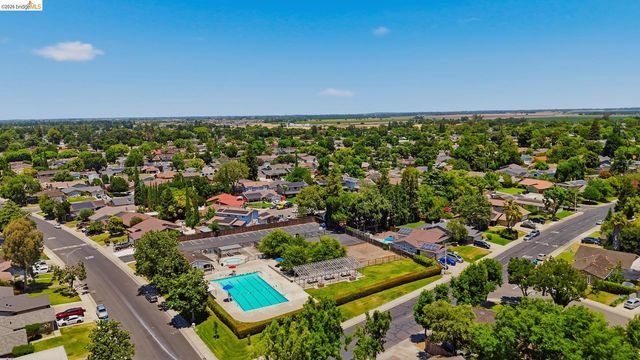 1421 Woodmont WAY, Stockton, CA 95209