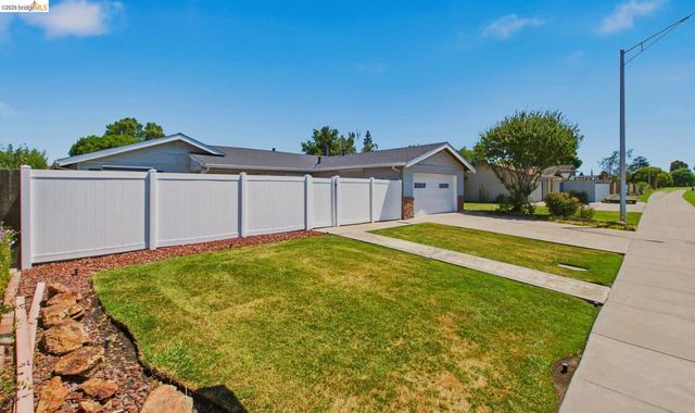 1421 Woodmont WAY, Stockton, CA 95209