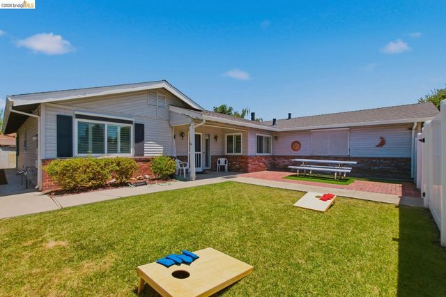 1421 Woodmont WAY, Stockton, CA 95209