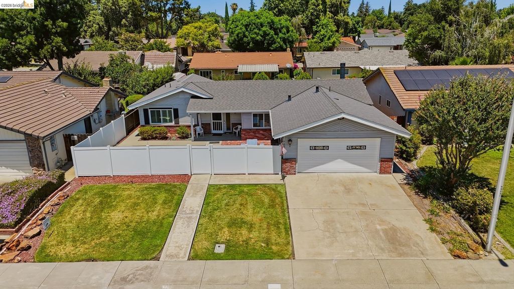 1421 Woodmont WAY, Stockton, CA 95209