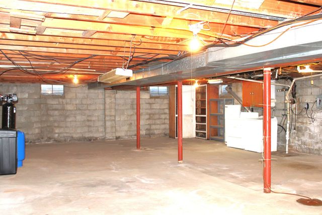 6415 Maple Lawn Road, Indianapolis, IN 46241