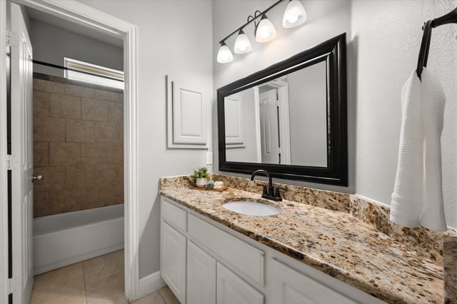 1815 Lakes Edge Boulevard, Mansfield, TX 76063